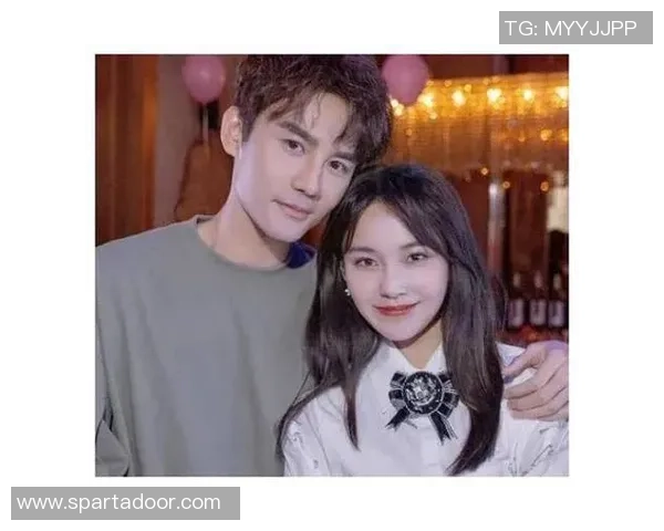 足球明星与嫩模的秘密恋情曝光引发舆论热议背后的真相揭秘